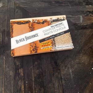 Black Radiance Contour Palette - Light to Medium